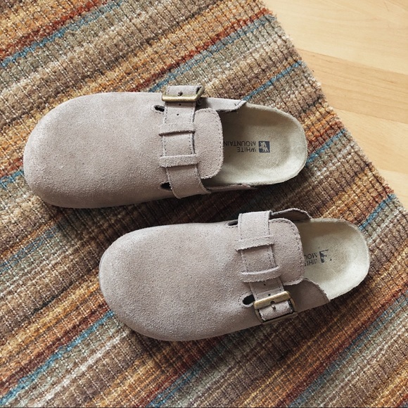 white mountain slip on shoes